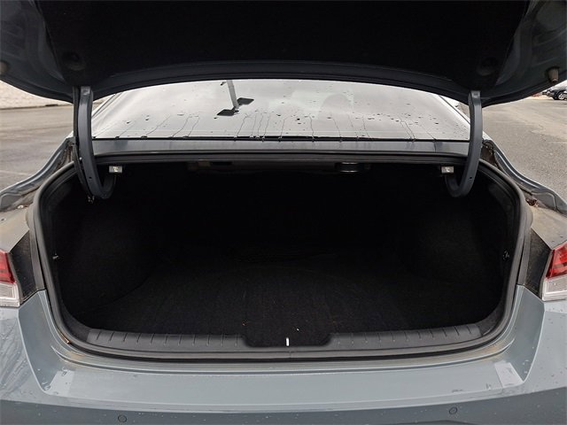 Used 2023 Hyundai Elantra Limited image 30