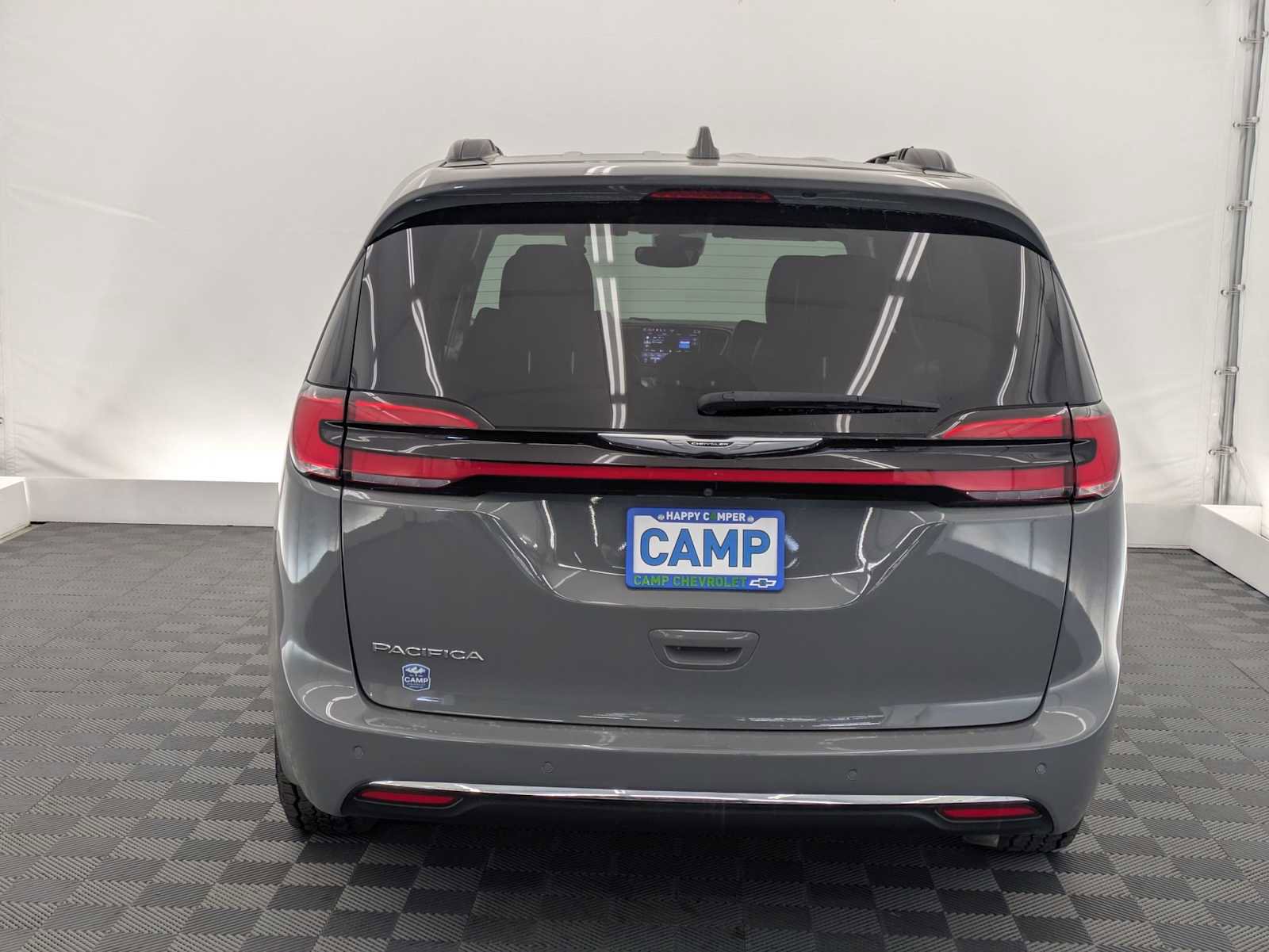 Used 2022 Chrysler Pacifica Touring-L FWD image 5