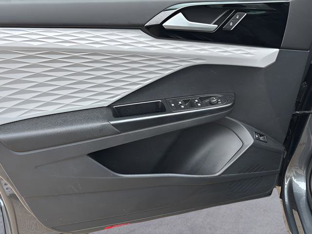 Used 2023 Volkswagen Taos S FWD image 19