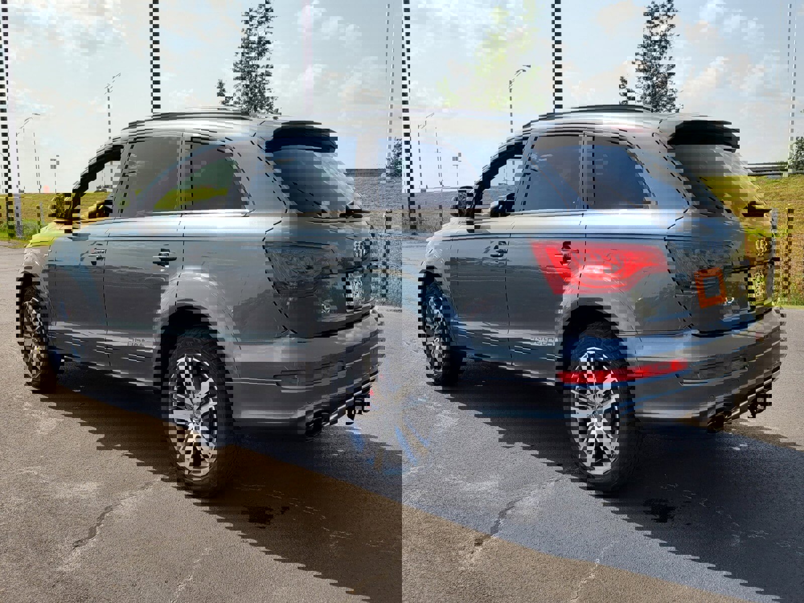 Used 2015 Audi Q7 3.0T S line Prestige w/ Sport Edition image 8