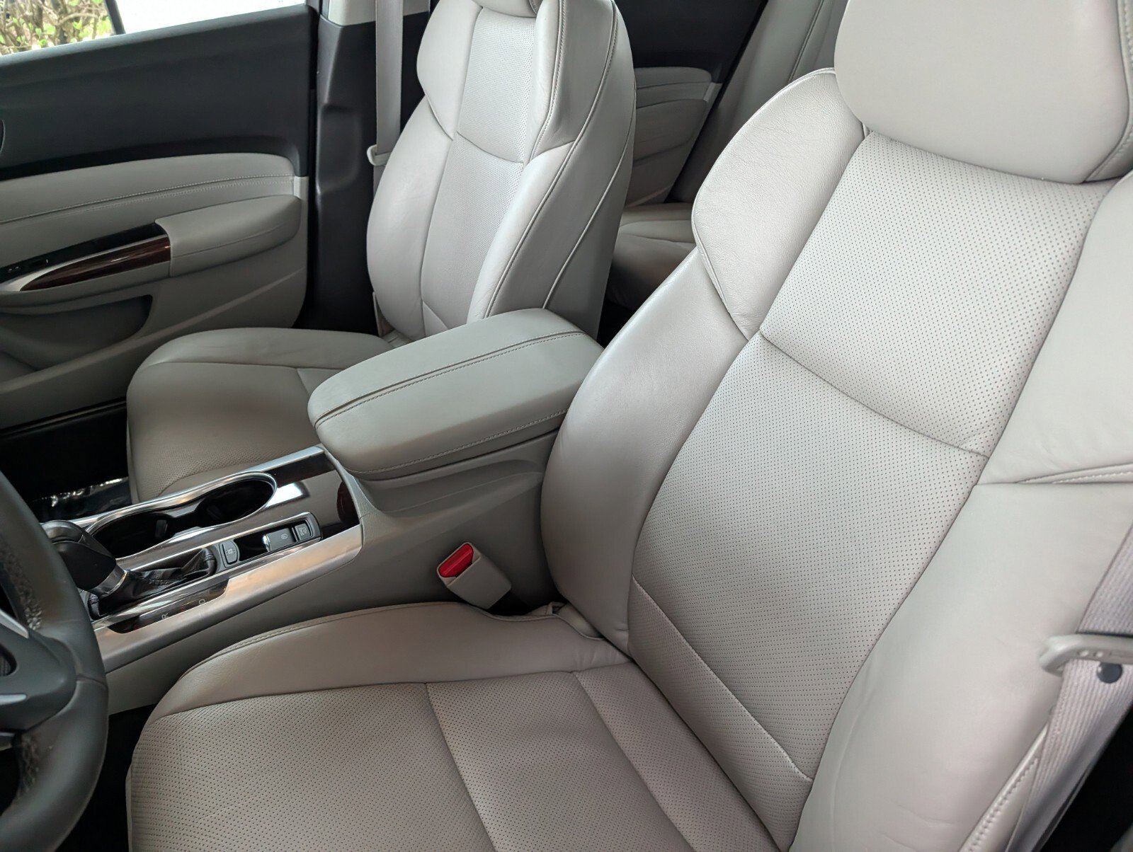 Used 2015 Acura TLX w/ Technology Package FWD image 9
