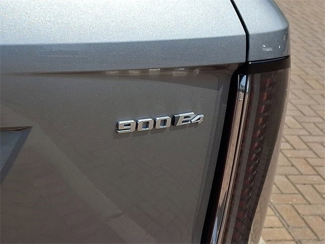 New 2026 Cadillac Vistiq Luxury image 13