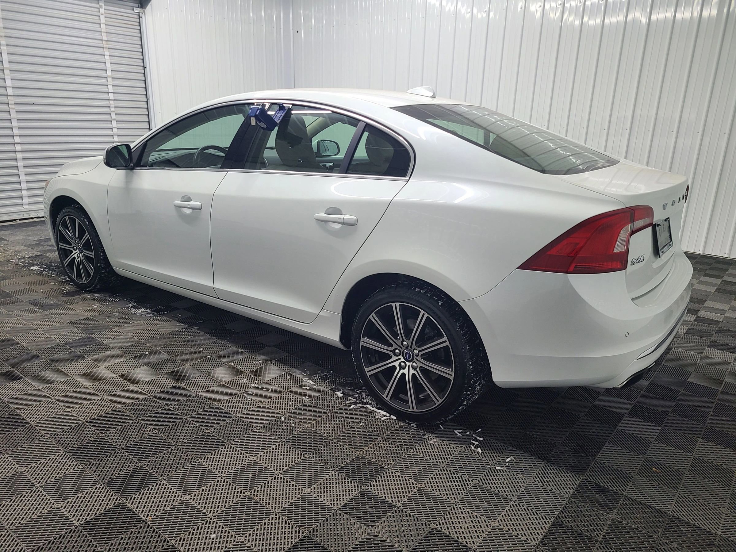 Used 2016 Volvo S60 T5 Premier image 9