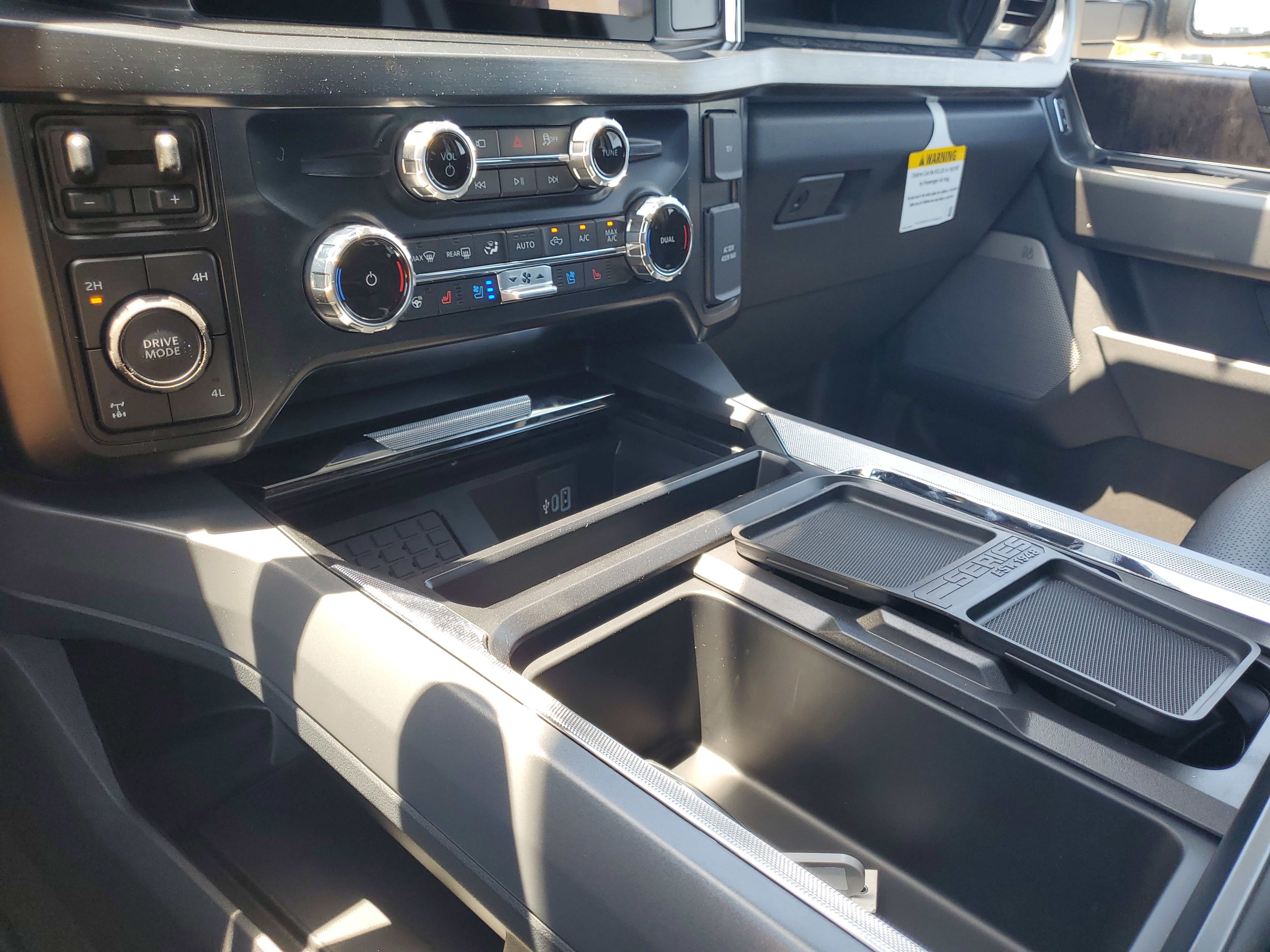 New 2025 Ford F250 Lariat w/ Lariat Ultimate Package image 19