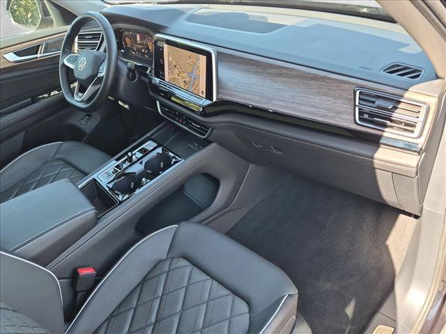 Used 2024 Volkswagen Atlas SEL Premium R-Line AWD/4WD image 25