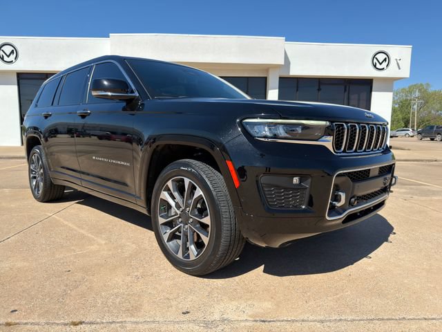 Used 2021 Jeep Grand Cherokee L Overland w/ Luxury Tech Group IV AWD/4WD image 3