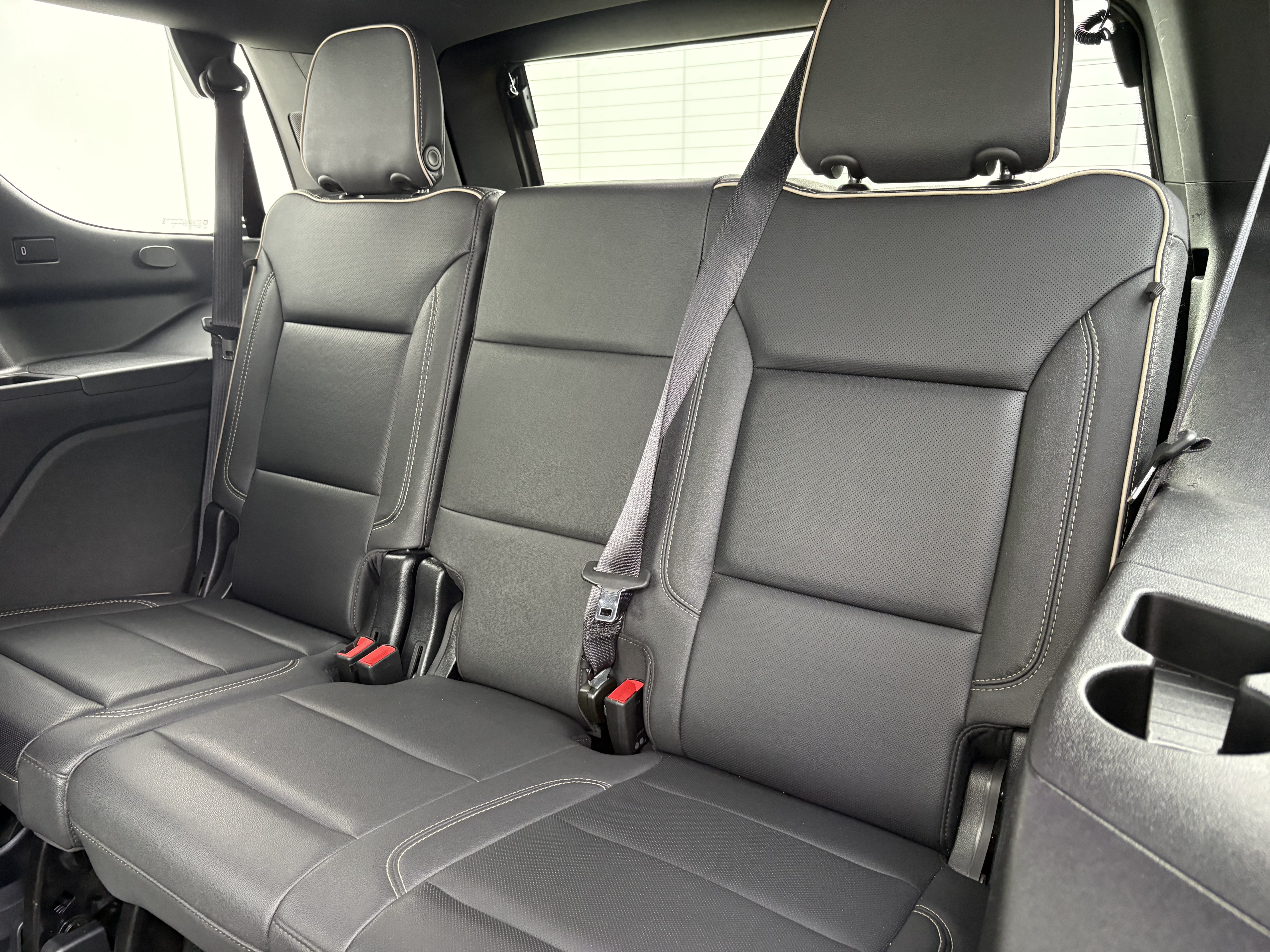 Used 2023 Chevrolet Tahoe Premier w/ Premium Package AWD/4WD image 14