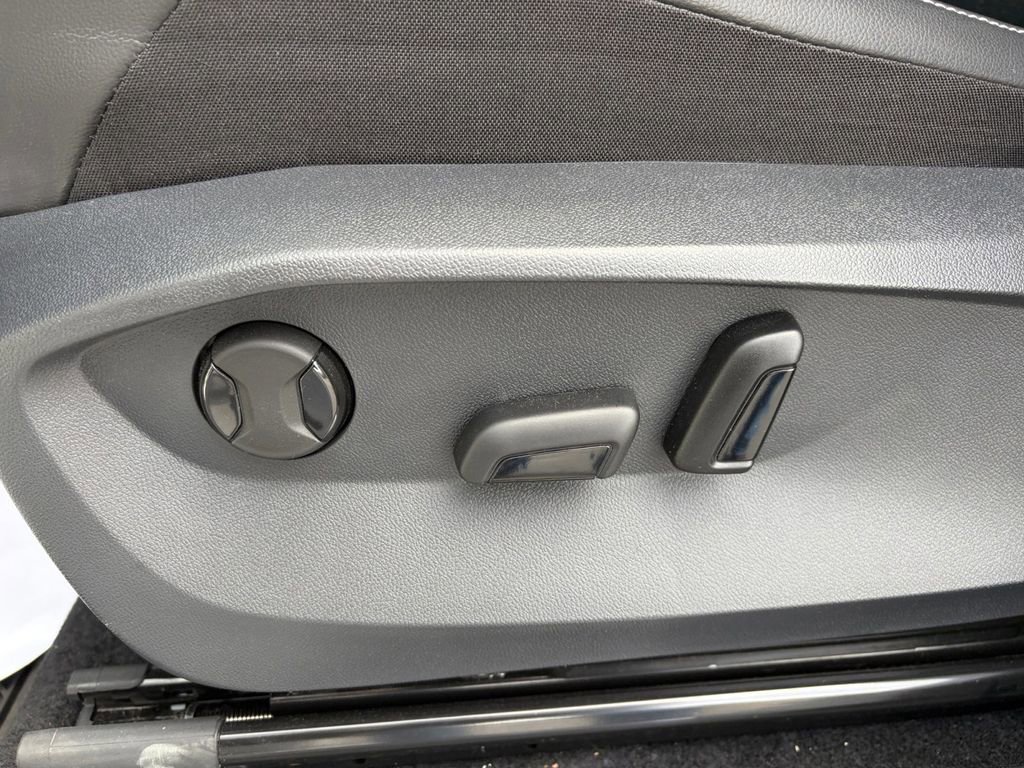 Certified 2024 Volkswagen Tiguan SE R-Line w/ MDO Package, Three-Row FWD image 25