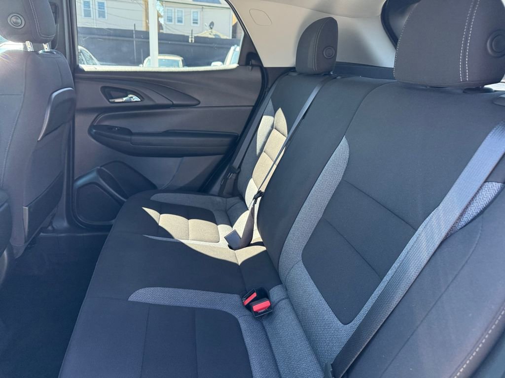 Used 2023 Chevrolet TrailBlazer LT w/ Convenience Package FWD image 23