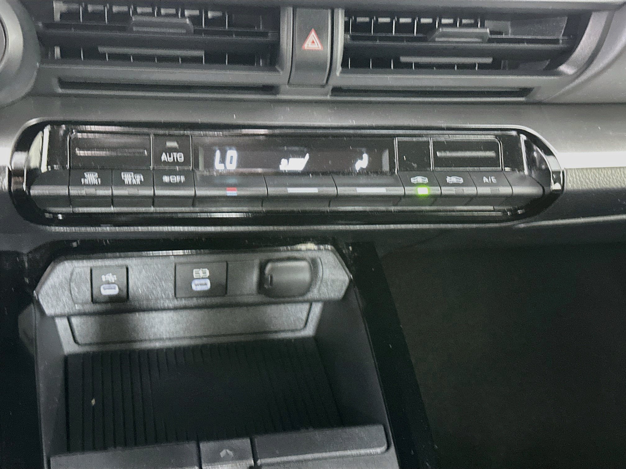 Used 2025 Toyota Prius LE FWD image 22