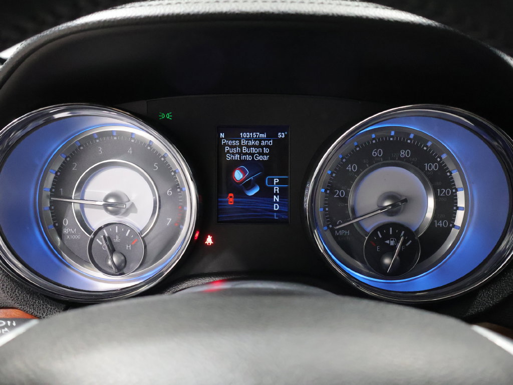 Used 2013 Chrysler 300 RWD image 39