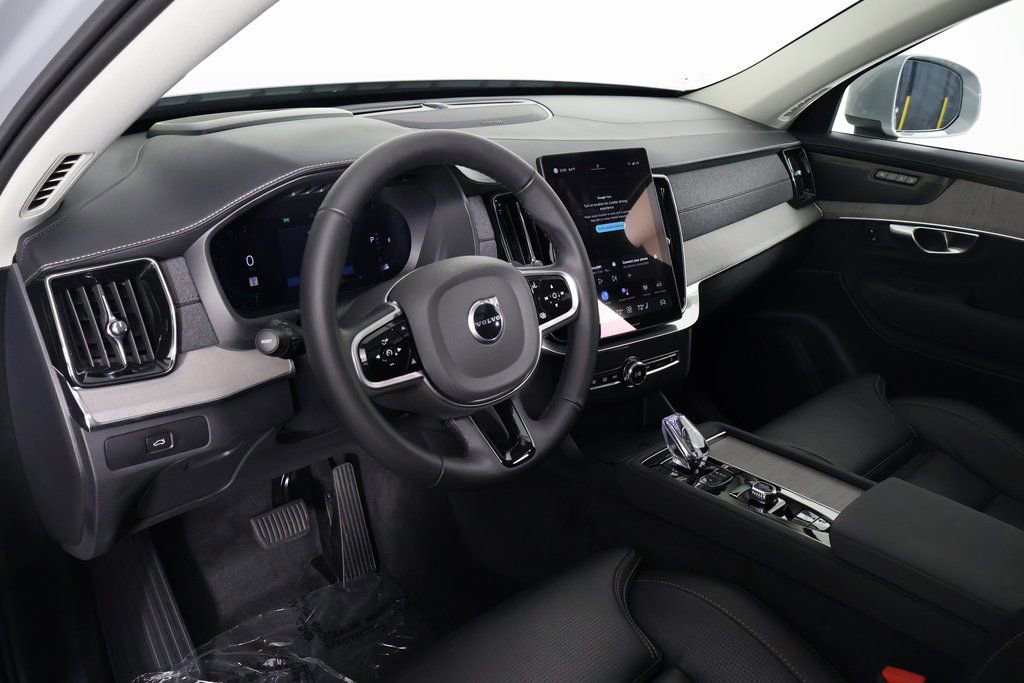 Used 2025 Volvo XC90 B6 Ultra image 7