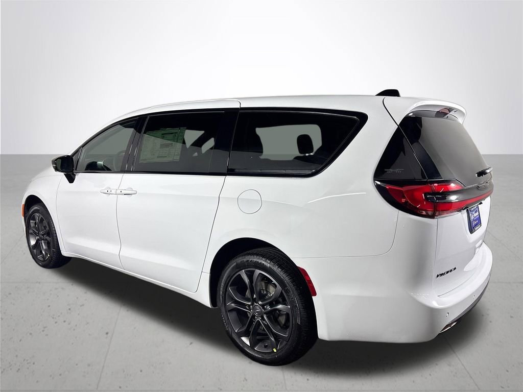 New 2026 Chrysler Pacifica Select image 8