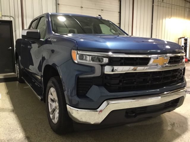 Used 2024 Chevrolet Silverado 1500 LT AWD/4WD image 5