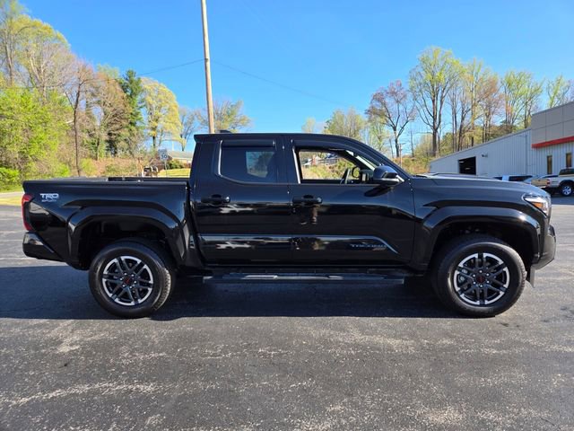 Used 2025 Toyota Tacoma TRD Sport AWD/4WD image 9