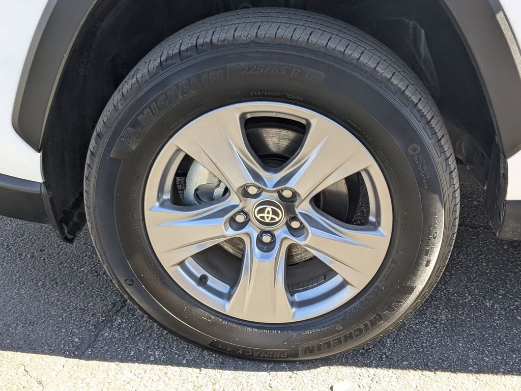 Used 2025 Toyota RAV4 XLE image 29