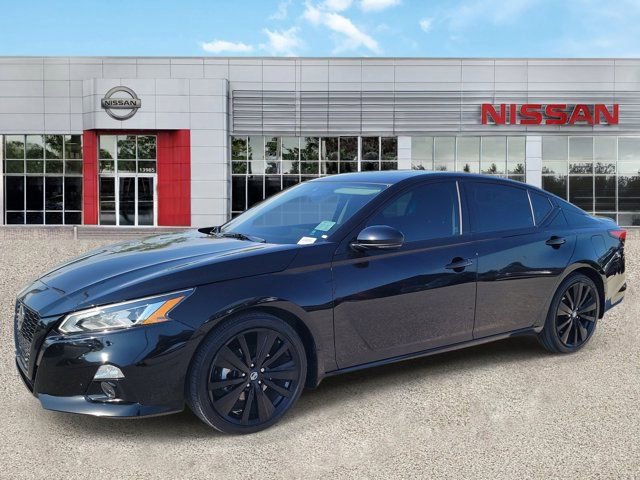 Certified 2022 Nissan Altima 2.5 SR w/ Midnight Edition Package image 9