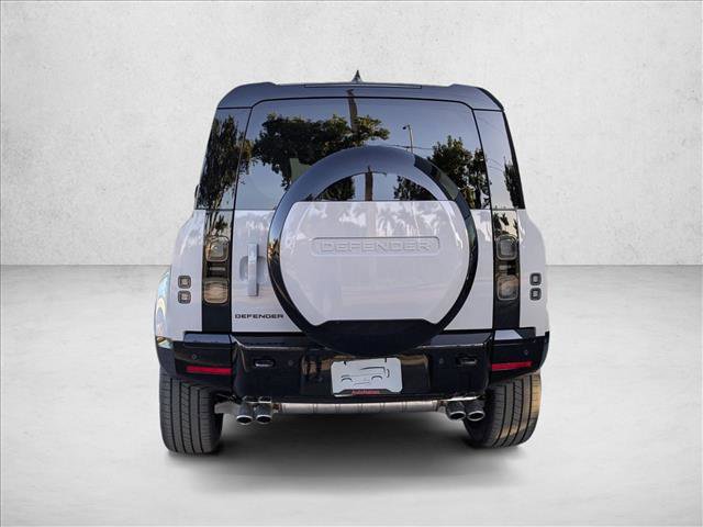 New 2026 Land Rover Defender 110 X-Dynamic SE image 8