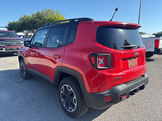 Used 2017 Jeep Renegade Trailhawk w/ Premium Trailhawk Package AWD/4WD image 7
