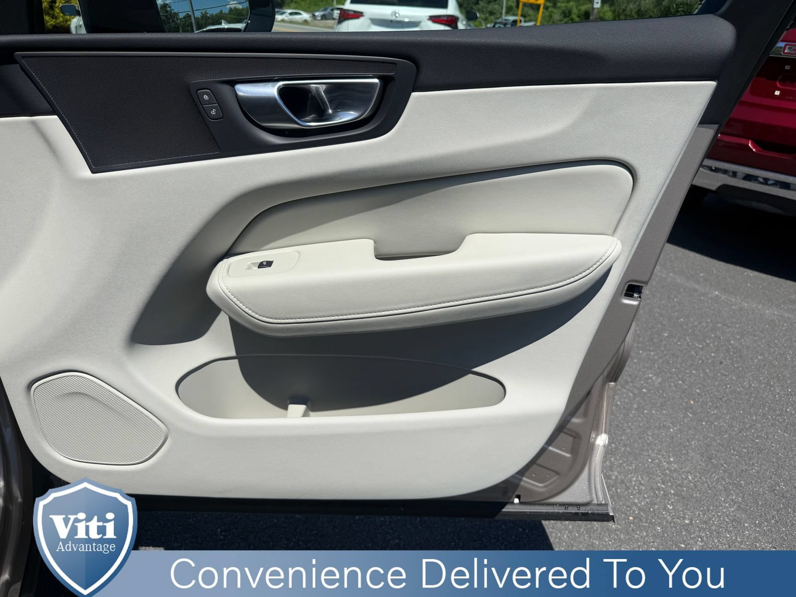 Certified 2025 Volvo XC60 T8 Plus w/ Protection Package Premier AWD/4WD image 26