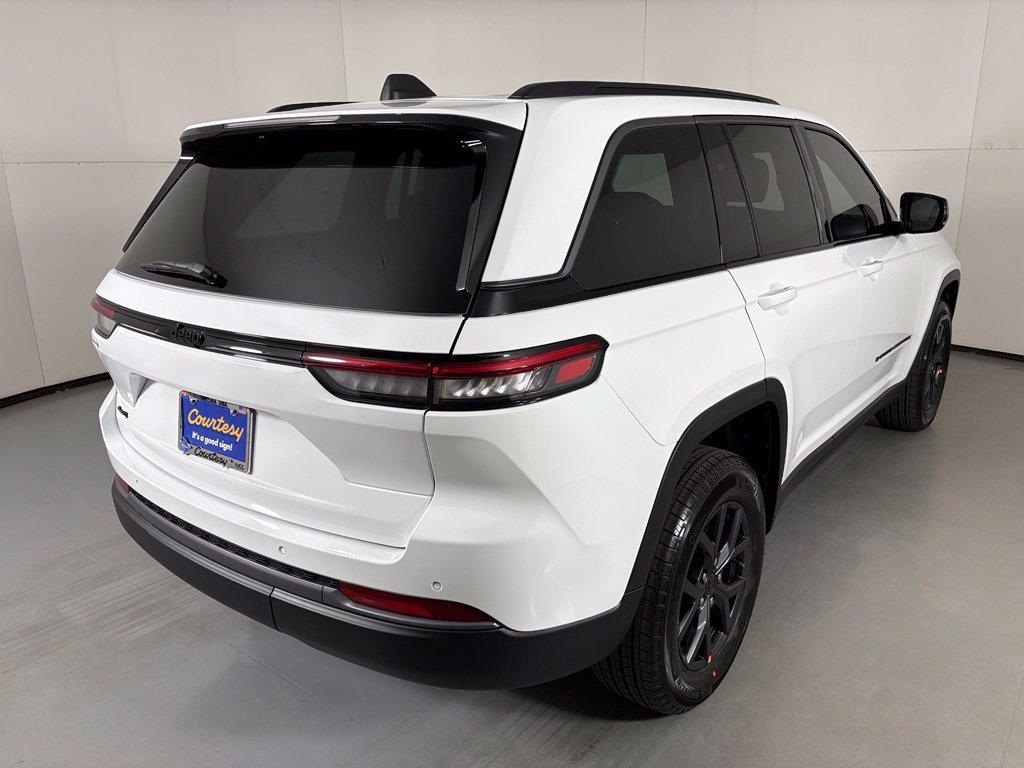 New 2027 Jeep Grand Cherokee Altitude AWD/4WD image 8