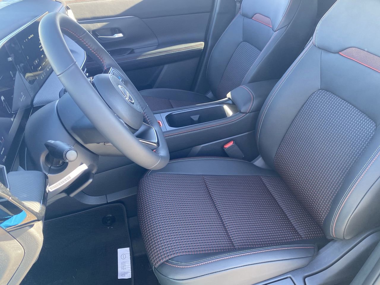 New 2026 Nissan Kicks SR w/ SR Premium Package FWD image 21