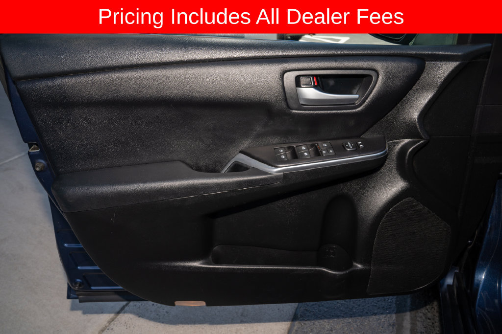 Used 2017 Toyota Camry LE FWD image 10