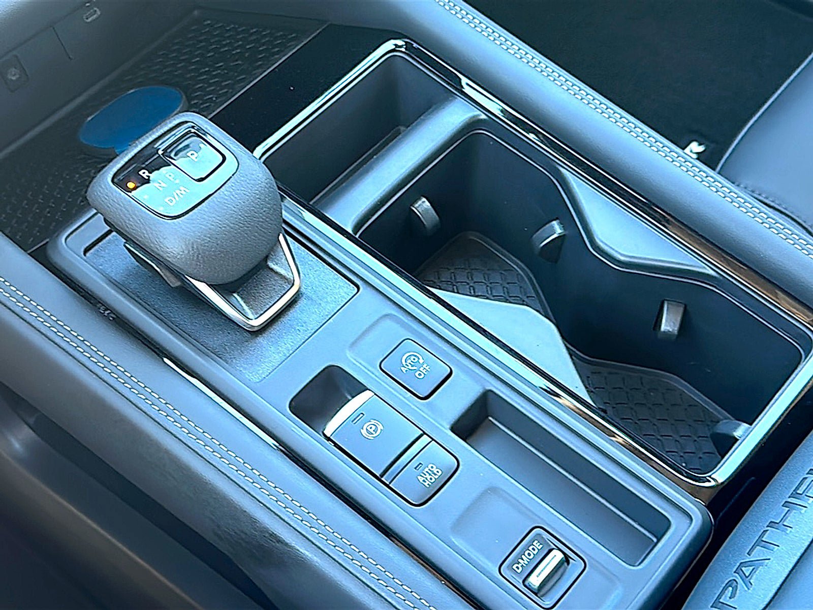 New 2026 Nissan Pathfinder Platinum w/ Accent Package FWD image 26