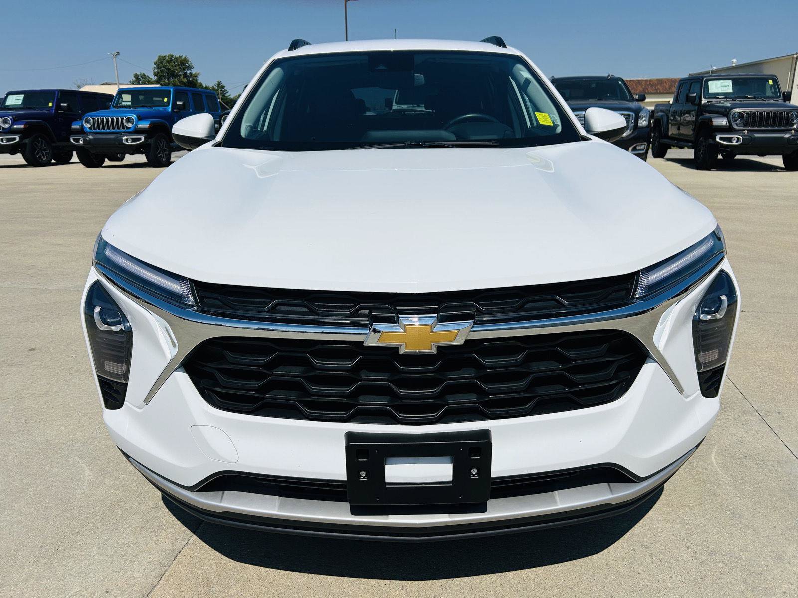 Used 2025 Chevrolet Trax LT w/ LT Convenience Package FWD image 30