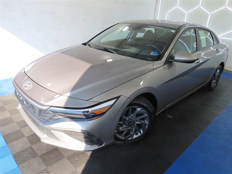 Used 2024 Hyundai Elantra SEL FWD image 4