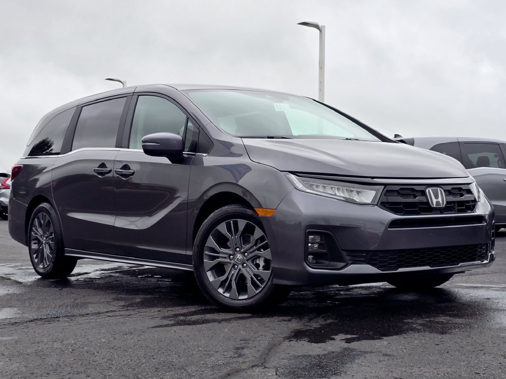 New 2027 Honda Odyssey Touring image 2
