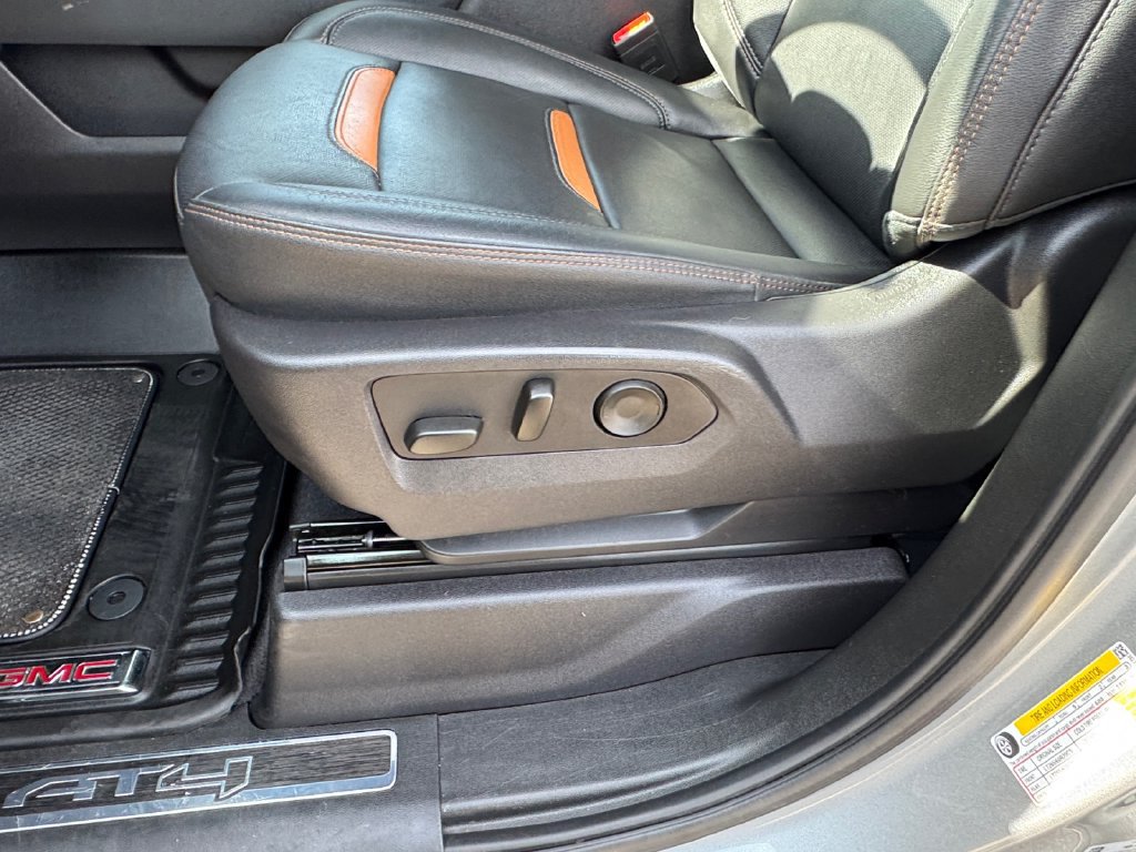 Used 2024 GMC Sierra 1500 AT4 w/ Technology Package AWD/4WD image 18