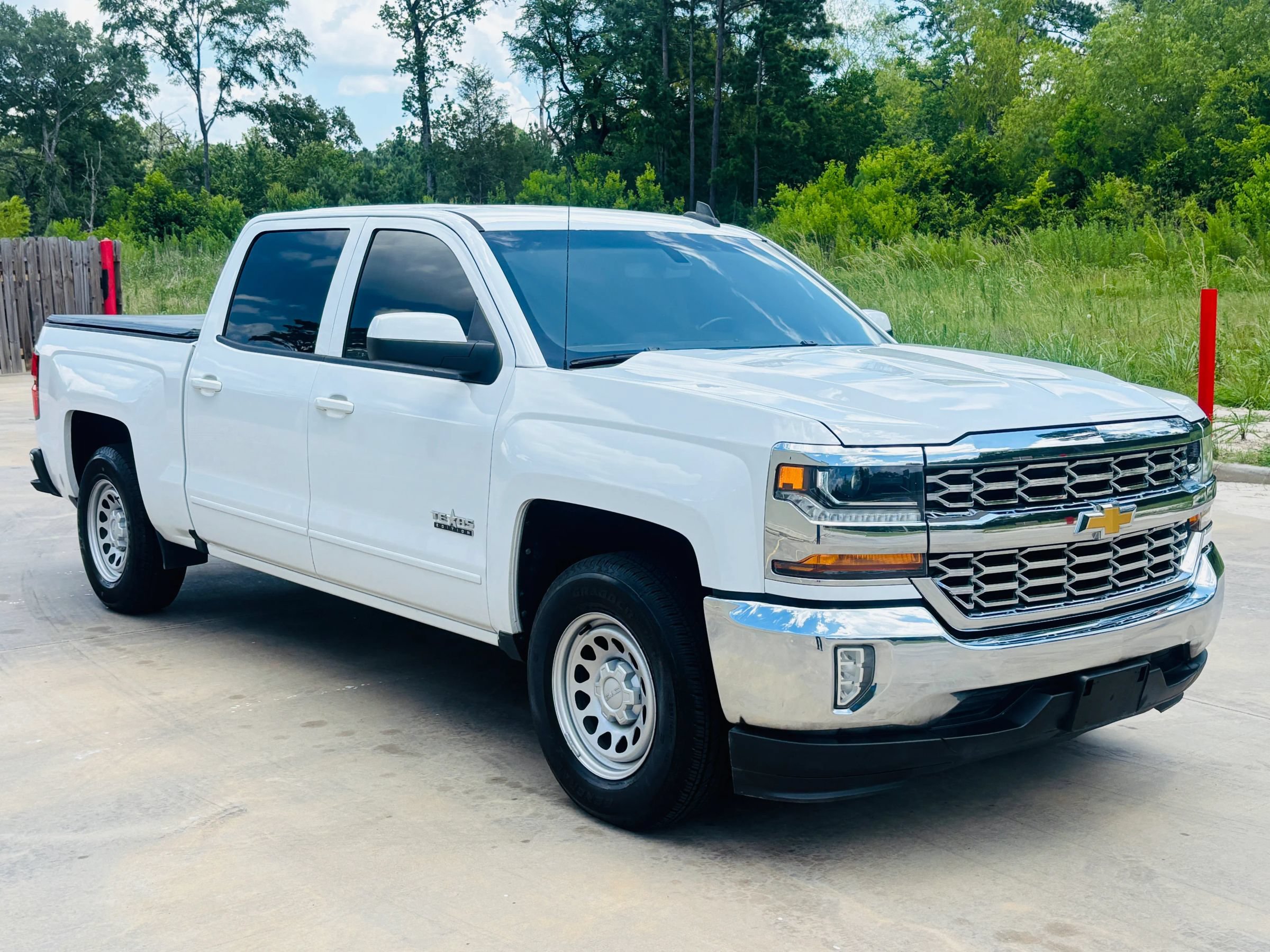Used 2018 Chevrolet Silverado 1500 LT w/ LT Eassist Package RWD image 1