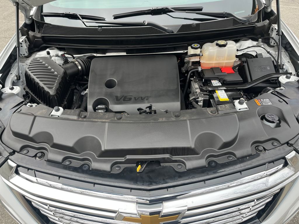 Used 2023 Chevrolet Traverse Premier image 16