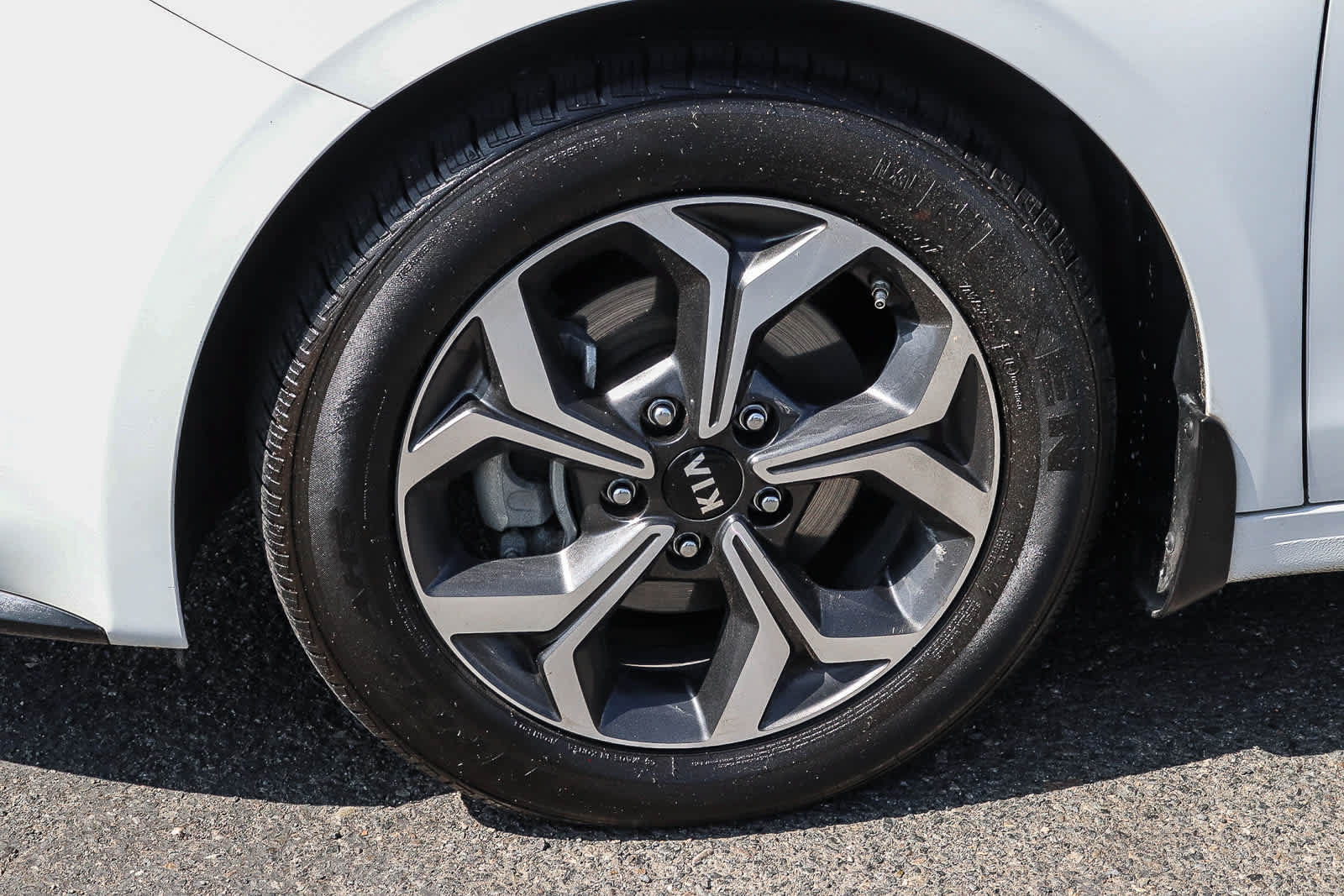 Used 2020 Kia Forte LXS FWD image 14