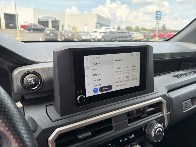 Used 2024 Toyota Tacoma SR AWD/4WD image 22