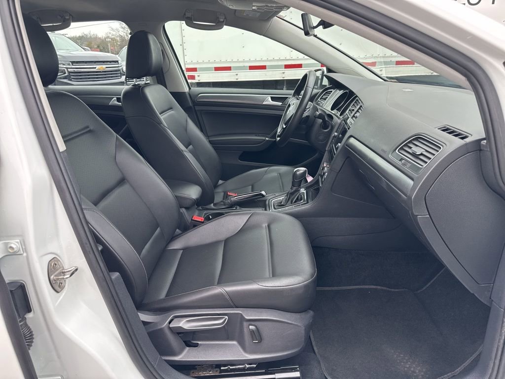 Used 2021 Volkswagen Golf 4-Door image 18