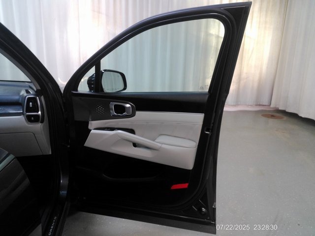 Used 2021 Kia Sorento SX image 30