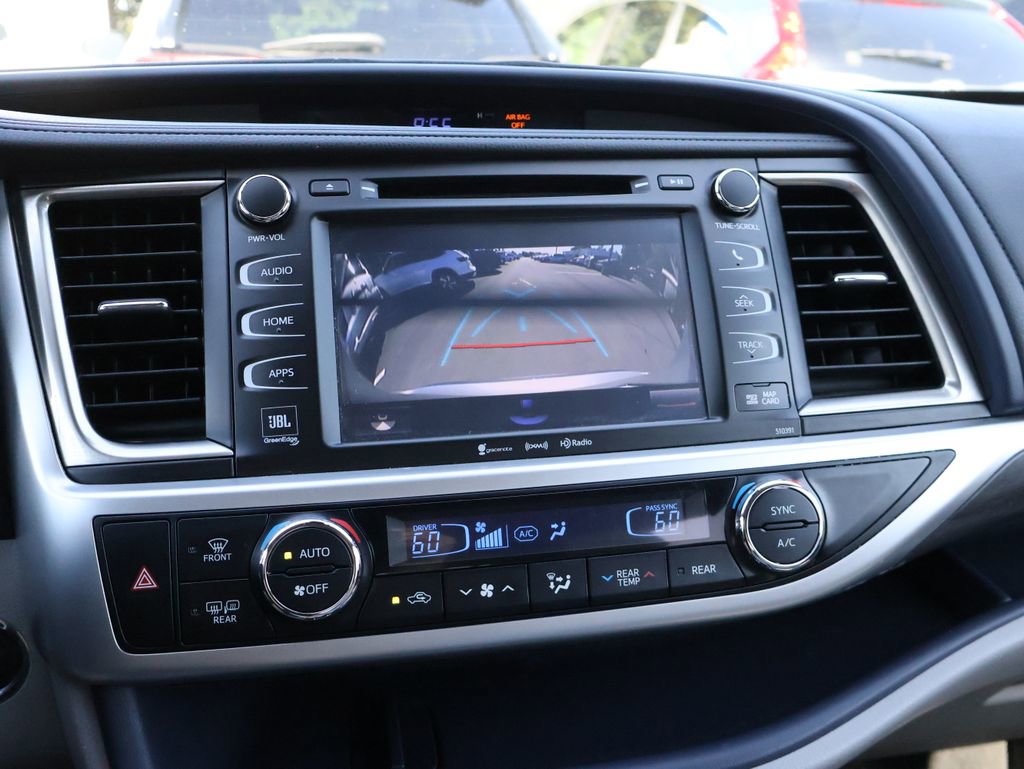 Used 2018 Toyota Highlander Limited Platinum AWD/4WD image 22