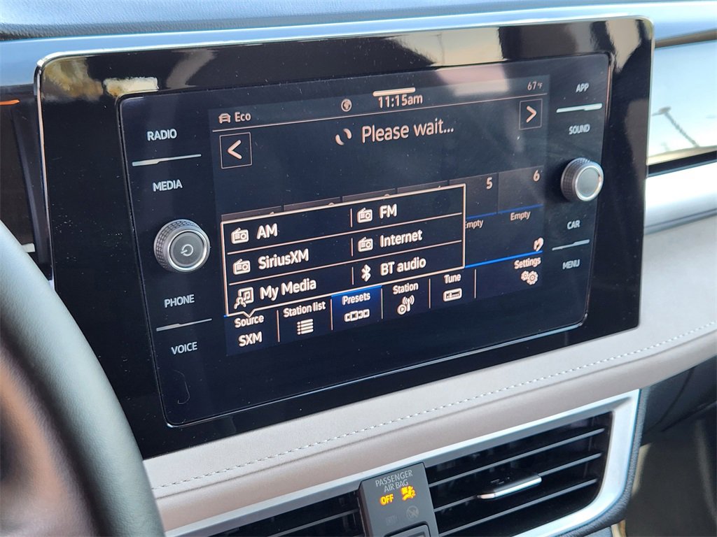 Used 2025 Volkswagen Taos SE image 11