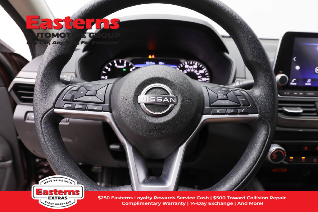 Used 2023 Nissan Altima 2.5 SV FWD image 11