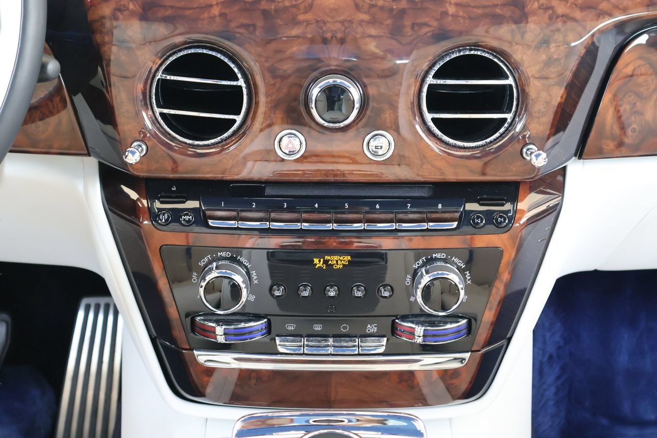 Certified 2023 Rolls-Royce Phantom Extended Wheelbase w/ Leather Finishing Pack RWD image 29