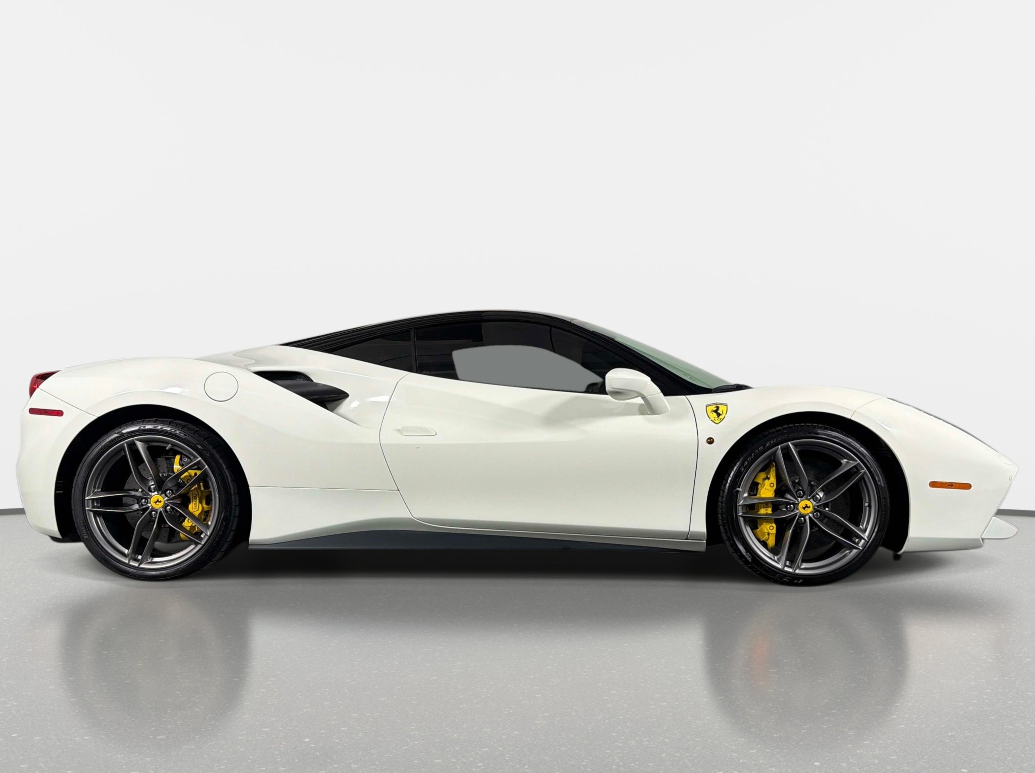 Used 2019 Ferrari 488 GTB RWD image 2