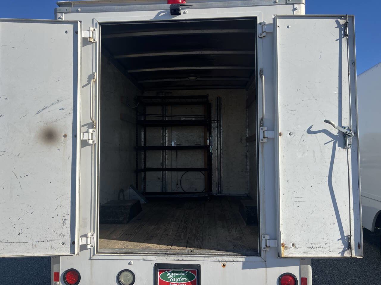 Used 2015 Chevrolet Express 3500 image 6