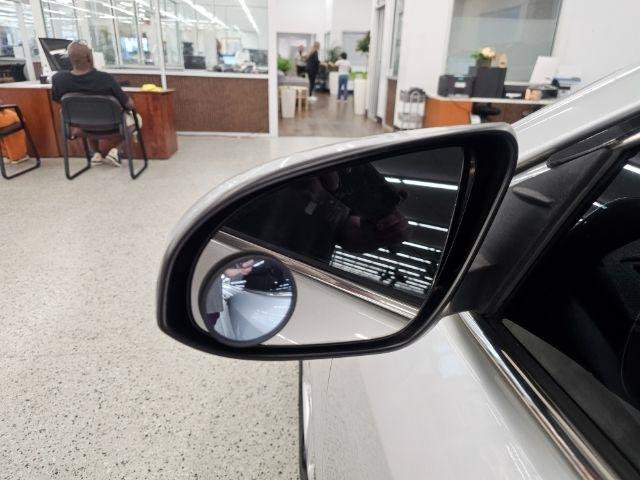 Used 2014 Toyota Camry SE FWD image 32