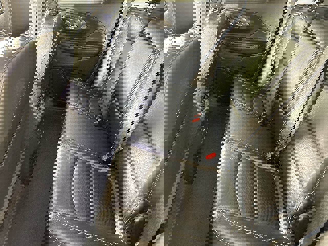 Used 2024 GMC Terrain SLT image 23