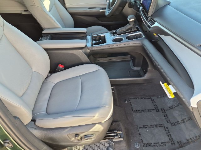 New 2026 Toyota Sienna XLE FWD image 28