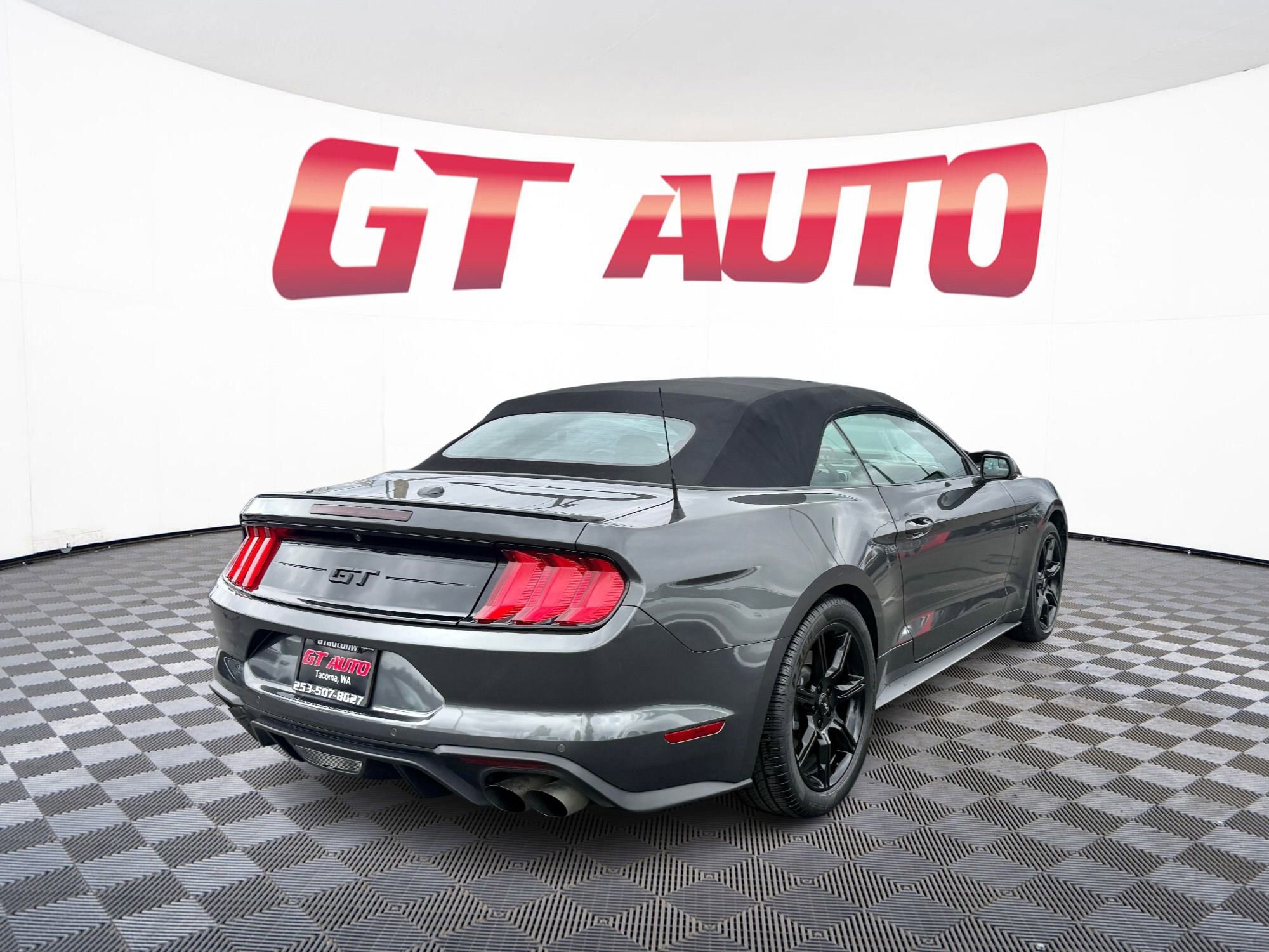 Used 2019 Ford Mustang GT Premium w/ Black Accent Package RWD image 4