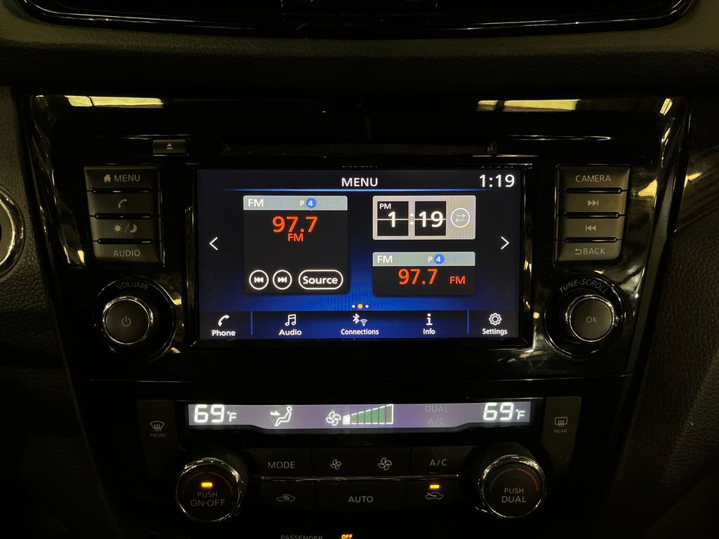 Used 2021 Nissan Rogue Sport SV image 19