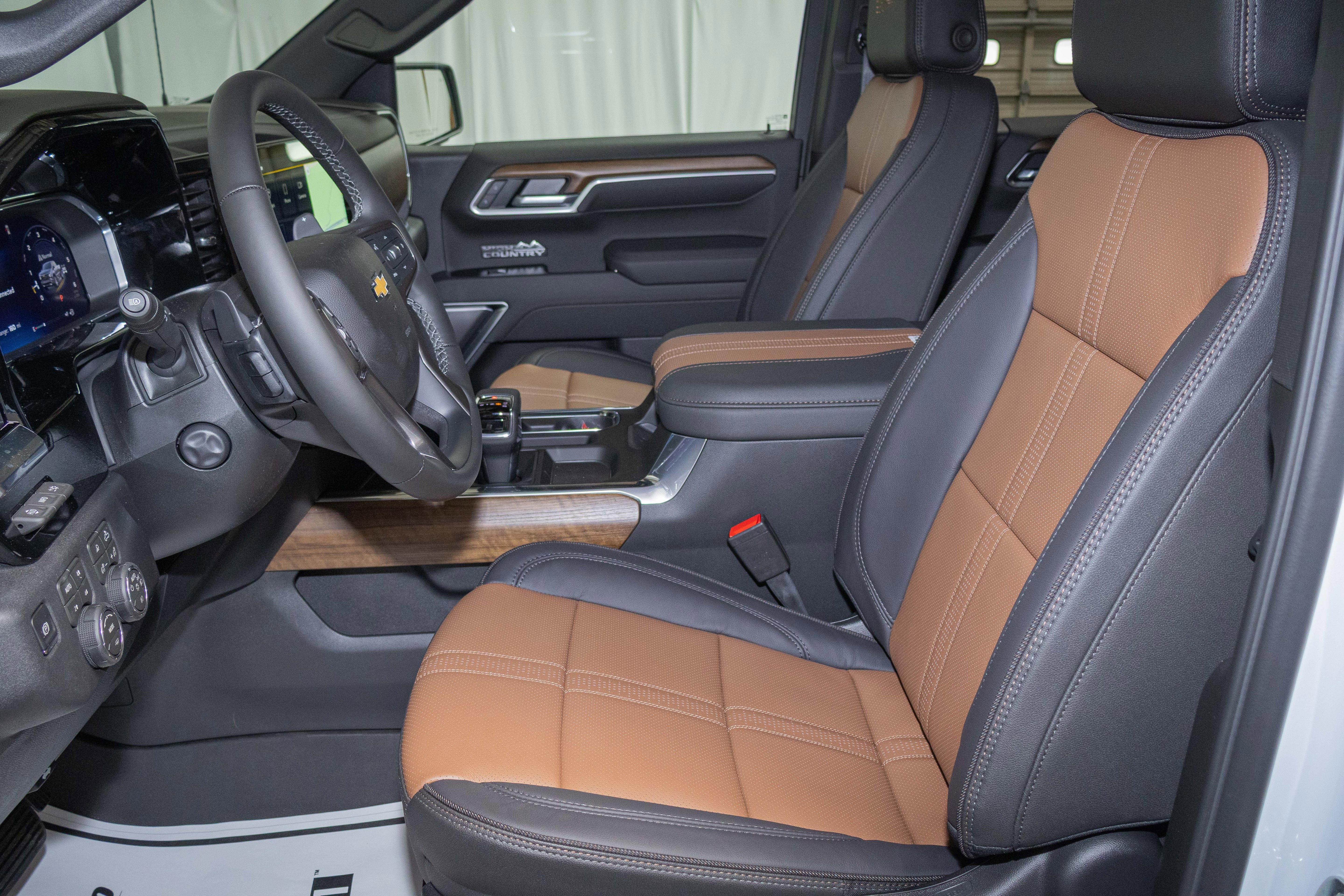 New 2026 Chevrolet Silverado 1500 High Country w/ High Country Premium Package AWD/4WD image 9
